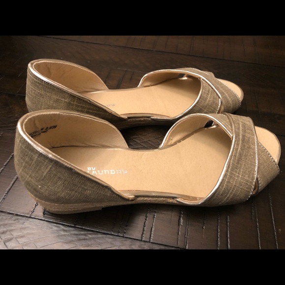 Chinese laundry open toe flat metallic trim sz 8.5 - Picture 6 of 7